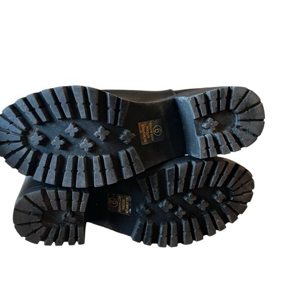 Soda Ankle Boots Women's Size 9 Black Chunky Lug Sole Elastic Gore - Picture 8 of 8